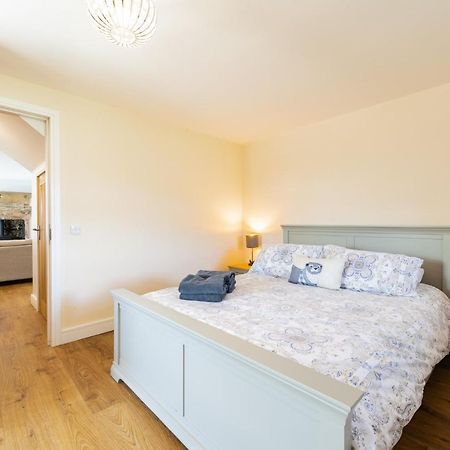 Nether Newton - Sleeps 12, Hottub, Sauna, Private Garden Newmilns Екстер'єр фото