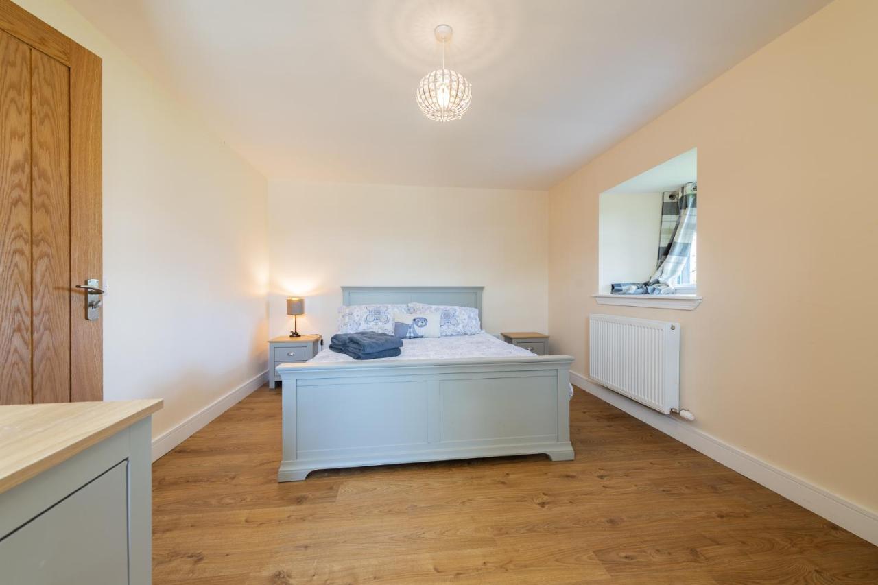 Nether Newton - Sleeps 12, Hottub, Sauna, Private Garden Newmilns Екстер'єр фото