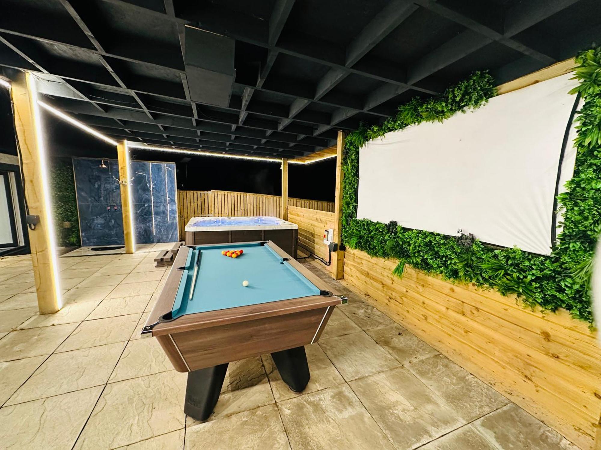 Nether Newton - Sleeps 12, Hottub, Sauna, Private Garden Newmilns Екстер'єр фото
